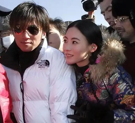 这一次王菲和谢霆锋的恋情公开揭开了张柏芝的遮羞布