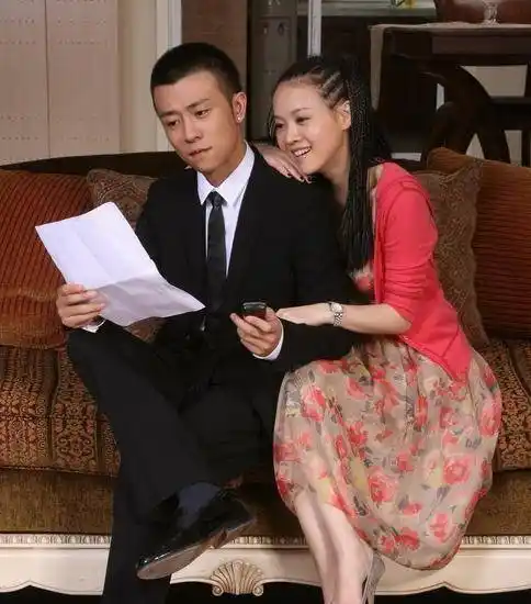 亲妈是导演,干妈也是导演,捧了他20年都没红,娶妻改名后竟火了_林雨申