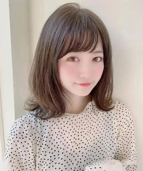 宝藏女孩的"温柔齐肩发"_发型