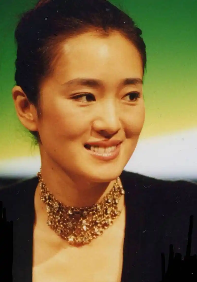 长假读书清单# 巩俐,1965年12月31日出生于辽宁省沈阳市,祖籍山东省