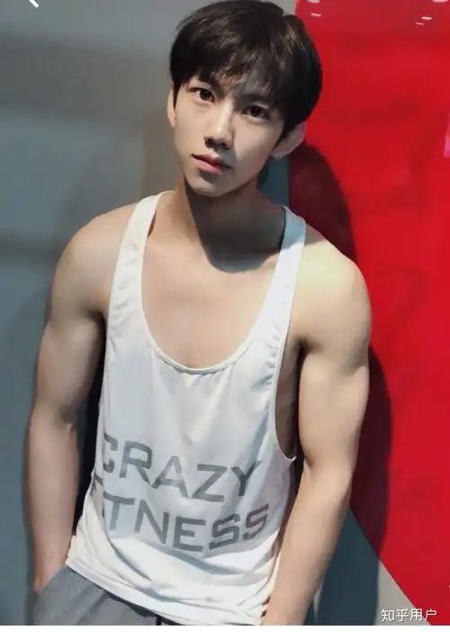 现实生活中你见过的绝世帅哥是什么样的