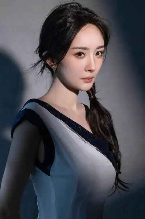 #美妆v赏##杨幂##杨幂功夫熊猫4##杨幂侧编发#