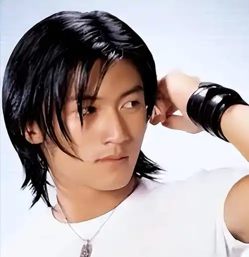 男生留起来长发就没有女生什么事儿了_古天乐_谢霆锋_金城武