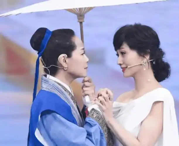 60岁叶童终究赢了赵雅芝,穿紧身衣毫无赘肉,腰臀比简直逆天!