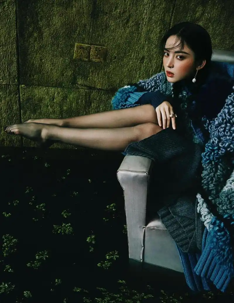 古力娜扎黑丝美腿受不了了