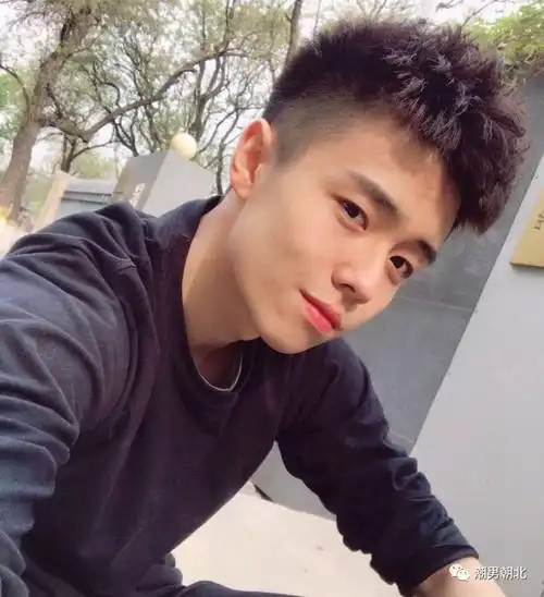 男生20岁以后剪这4款发型很合适谁剪谁帅气