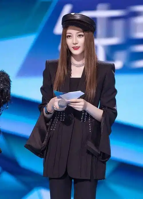 原创难怪迪丽热巴从不剪短发看到她的旧照后我终于懂了