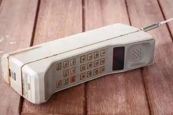 谁发明的手机(世界上第一部手机发明者是谁灵感来自哪)-四五百科