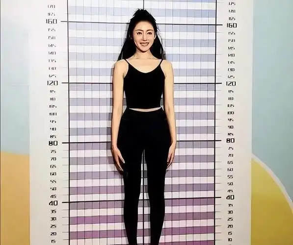 明星别虚报身高了1米77比1米72还矮同框就原形毕露
