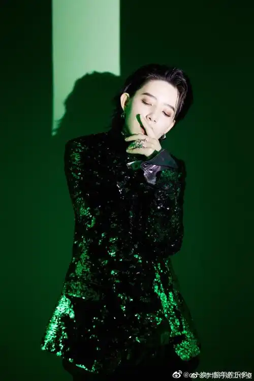 李斯丹妮工作室简直是我的宝藏壁纸图库,李斯丹妮舞台直拍精彩绝伦