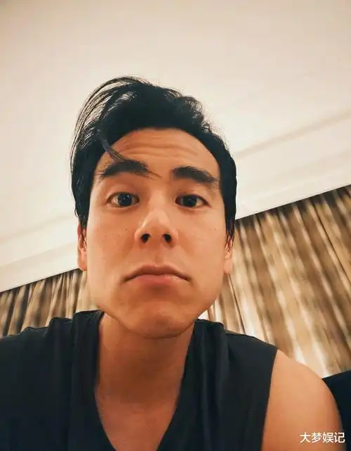 艺人彭于晏近年来多在大陆发展,帅气外形吸引大票粉丝追随,私下的他却