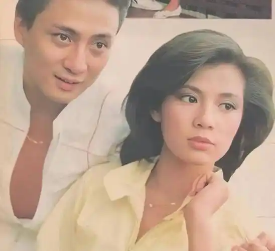 翁美玲只做了一个动作,金庸就决定把黄蓉交给她,这需要多有灵气