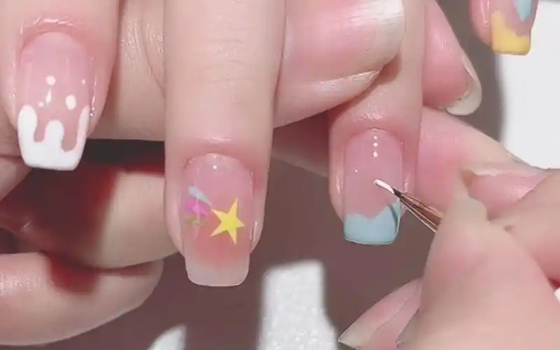 简约可爱风马卡龙美甲