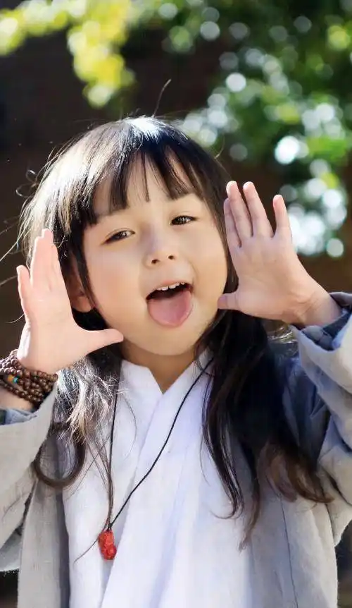 刘楚恬近照曝光,12岁长腿吸睛,颜值惊艳撞脸田亮女儿_照片_网友_电视