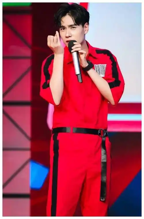 原创胡一天鞋子有心机鞋带每一处颜色都不一样回头率百分百