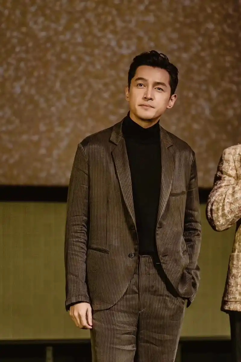 《繁花》收官活动75今天的宝总真的帅的很有腔调 #胡歌 #繁花 - 抖