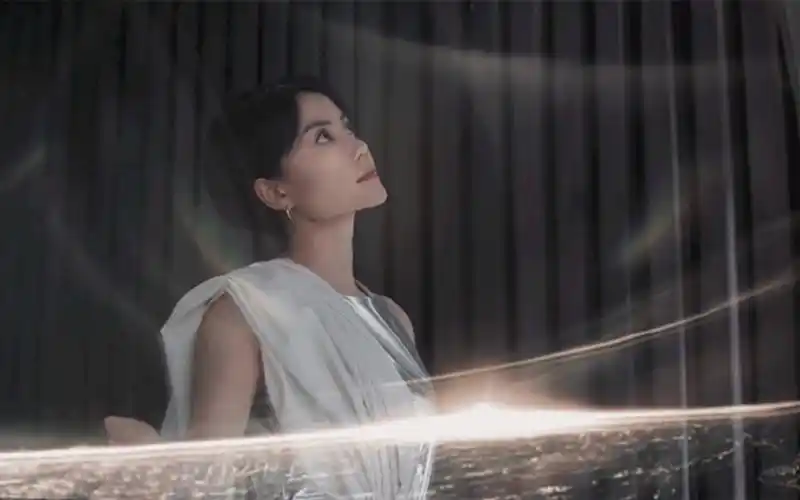 天后九月乘风归来:王菲新歌《归途有风》赏析