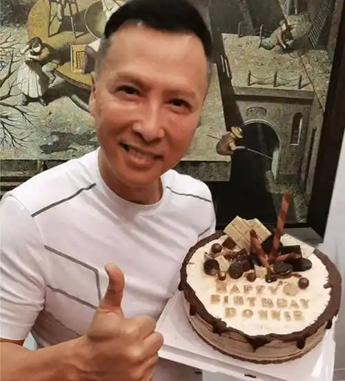 所以很多人都忽略了,其实这一天也是甄子丹的生日,而这一天之后他也就