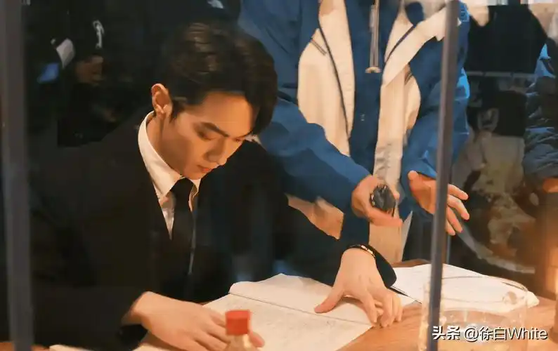 于正辟谣白鹿,许凯到期不续!明眼人都知道,欢娱容不下他俩了!