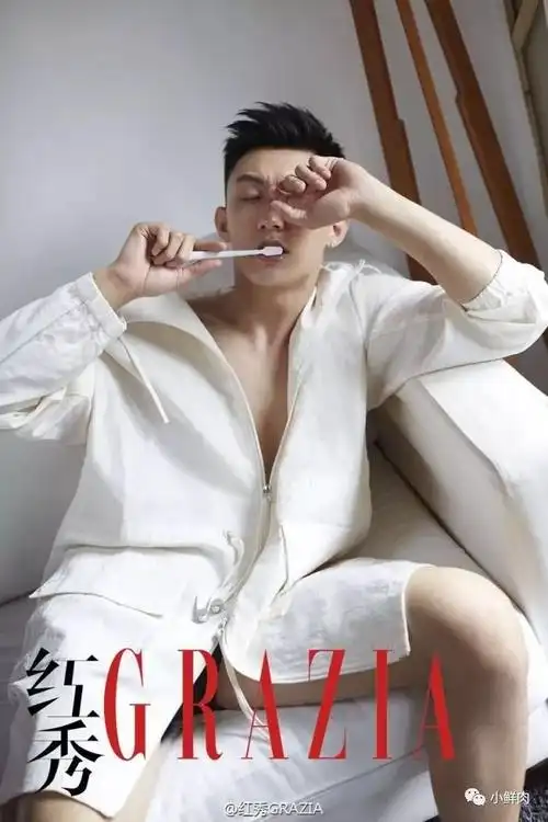 黄景瑜又激凸了胯下自带风情的耿直boy