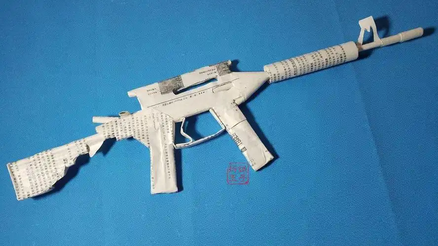 折纸王子教你折纸m4a1突击步枪7-6可发射子弹的纸枪视频教程