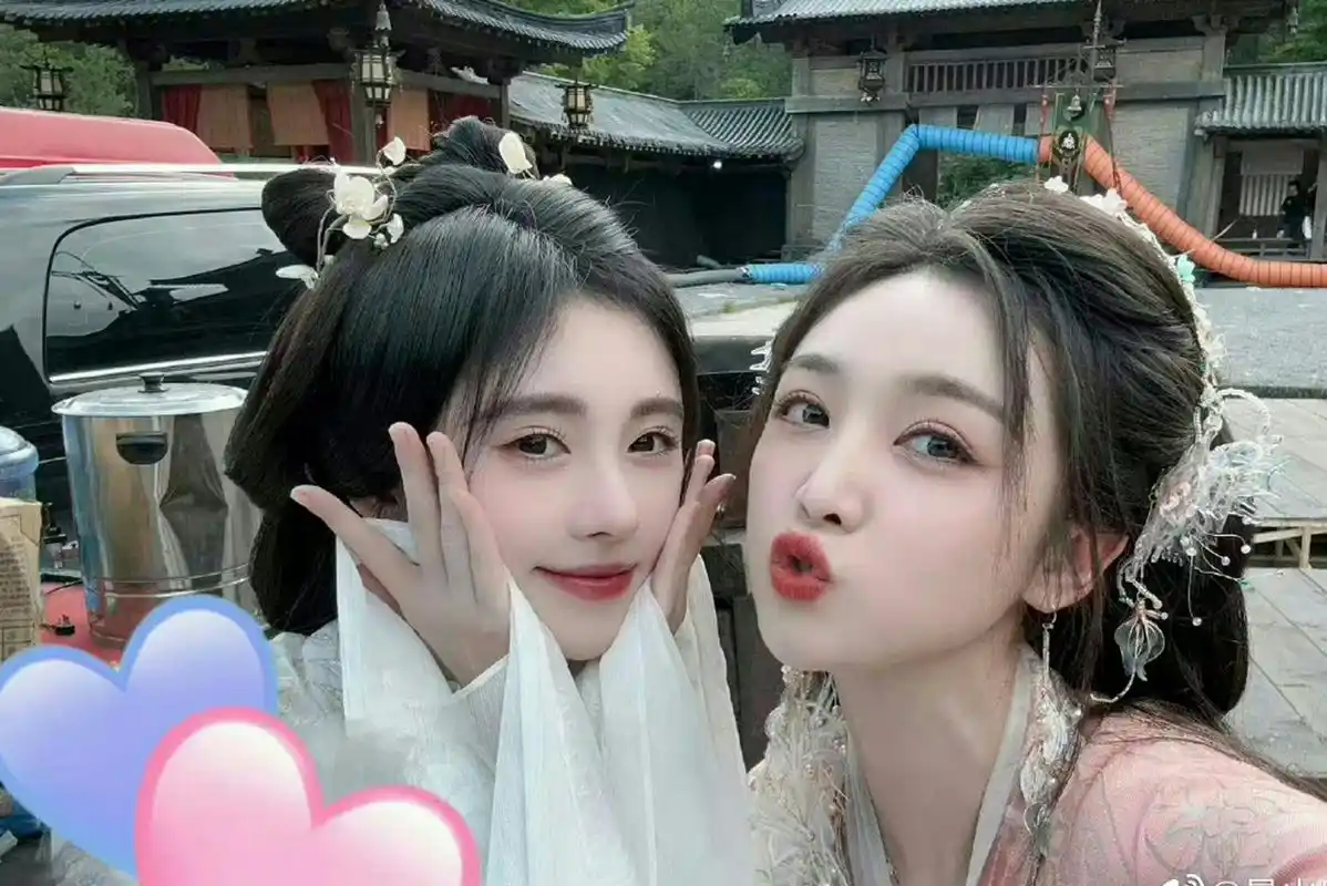 鞠婧祎吴宣仪合照,这一次四千年美女输了