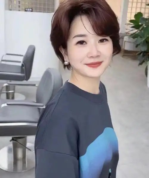 中年女性发型选择指南:3款减龄发型让你远离大妈范