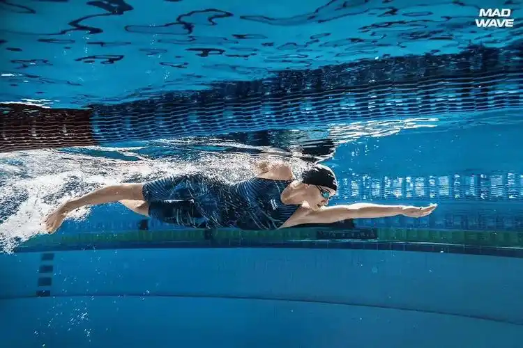 自由泳的四个技术要点,少一个都不行