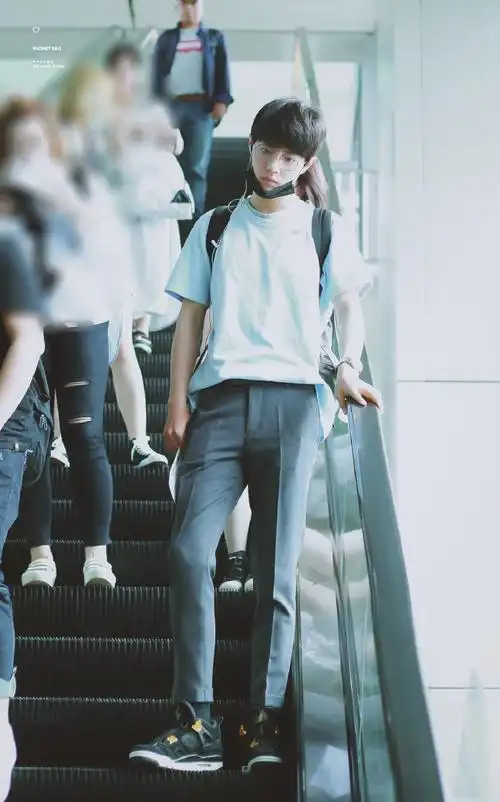 肖战超话xz#肖战余生请多指教#xzgg#肖战斗罗大陆#78 【全身机场照