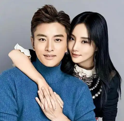 提到贾乃亮,大家一定非常熟悉,甚至随口就能说出他是"甜馨的爸爸"或"