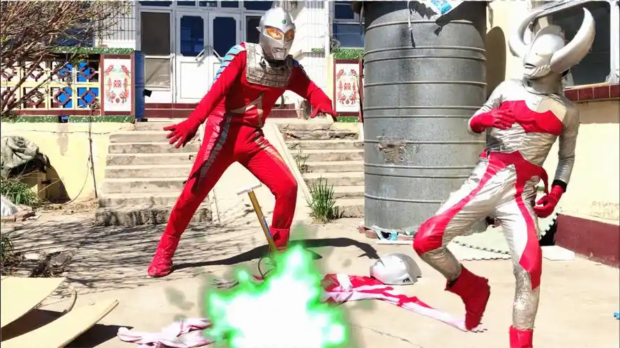 闯关族m78:用气筒复活奥特曼!结果炸了飞奥特之父?赛文奥特曼日常