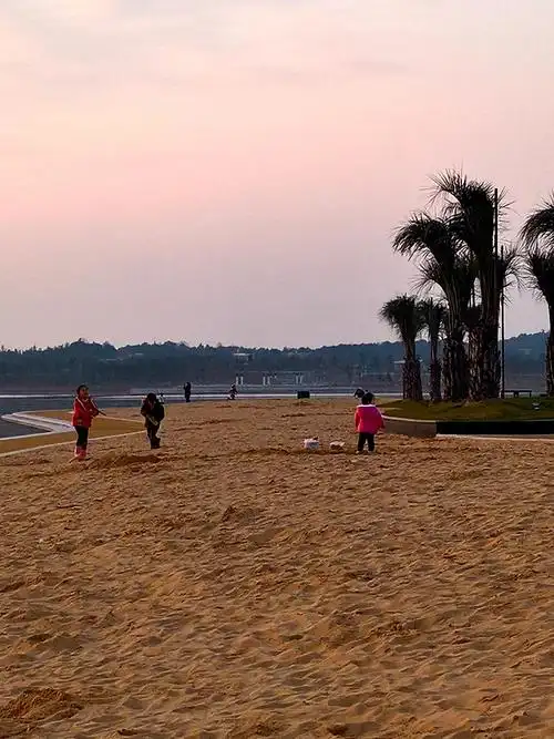 我是傻, 乐不思蜀湖泊沙滩, 星沙星沙 玩沙数星星.