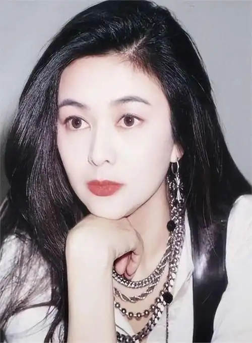 她被称香港第一美女,年轻时关之琳有多美?徐克让她素颜出演13姨