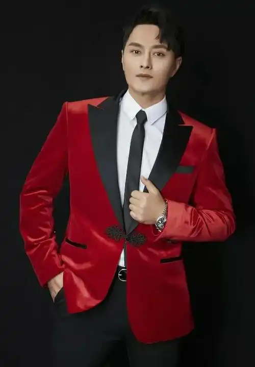 好歌手云飞:娶"古典女神"美娇妻,6登央视春晚,为人低调朴素