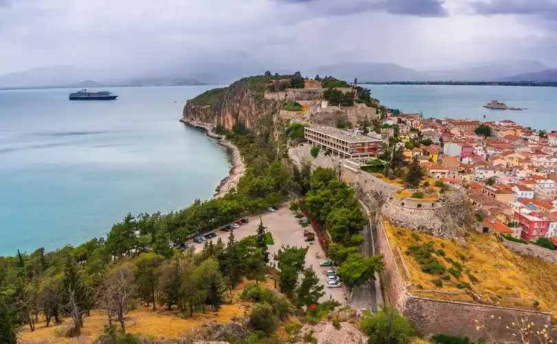 海边小岛城市图片