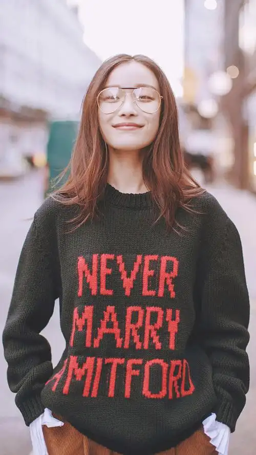 倪妮街拍高清手机壁纸图片