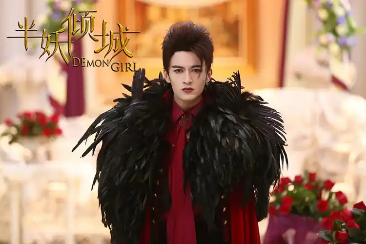 半妖倾城幽瞳米热角色多变成90后演技担当