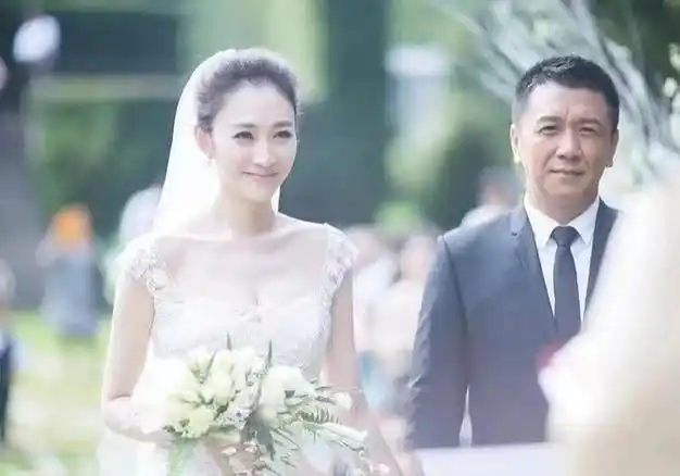 李小冉,感情经历挫折后,最终收获爱情|鄢颇|梅婷|孙东海|钟汉良_网易