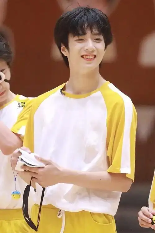 耀文宝宝净化首页笑一个吧(*σ0766`)σ@时代少年团-刘耀文#新生