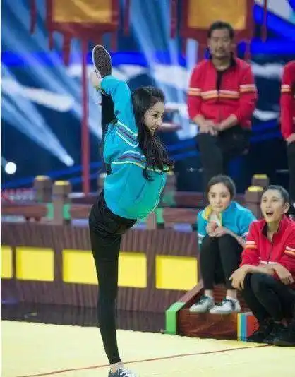 angelbaba第八期回归热巴跑男落单显落寞鹿晗搭上关晓彤