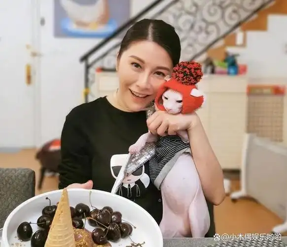 杜雨薇(19岁)2015年,snh48第二届总选举演唱会上杜