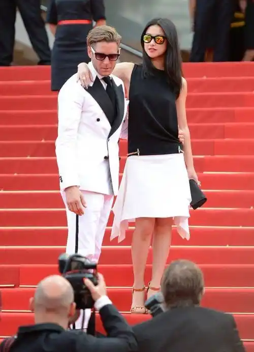 朱珠:家庭背景让人震惊,错过才子和富豪后,嫁清华学霸收获幸福_发展