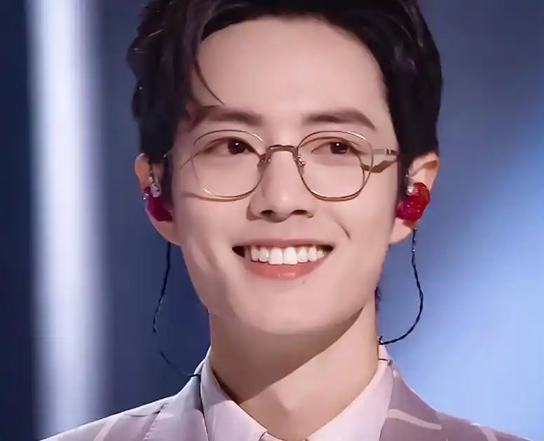 肖战笑颜分析上热搜,连笑容都被细究了,网友:演技内涵才最重要