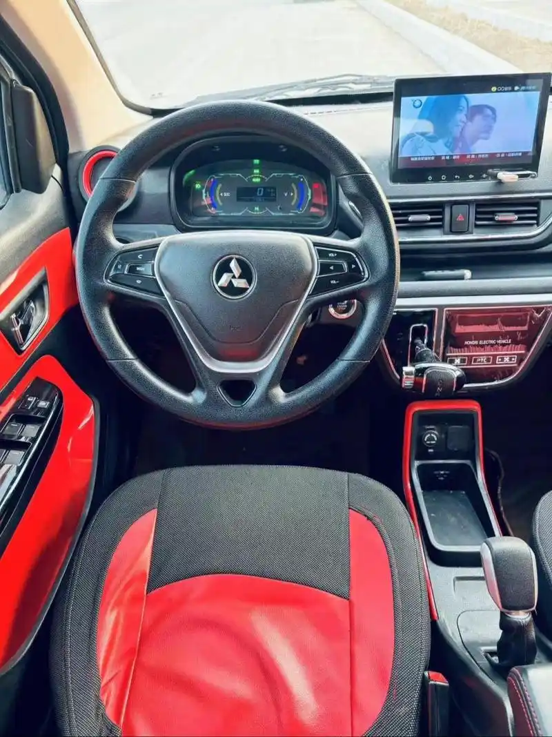 鸿日s1pro顶配 油电混动带空调 大屏 倒车影像 方向盘助力 四门电动