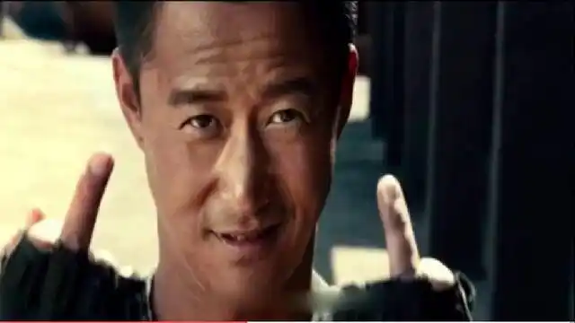 《战狼2》:一些人享受着这个国家的一切,同时也在诋毁这个国家的一切