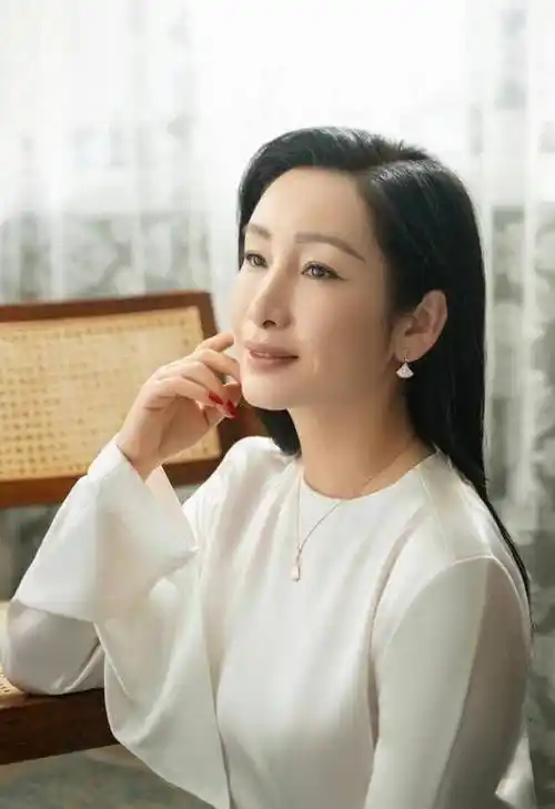 原创秦海璐被相恋4年的李厚霖分手36岁嫁二婚的王新军后苦尽甘来