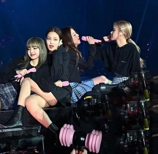 blackpink大头照曝光,四人颜值再引争议,真的不好看?