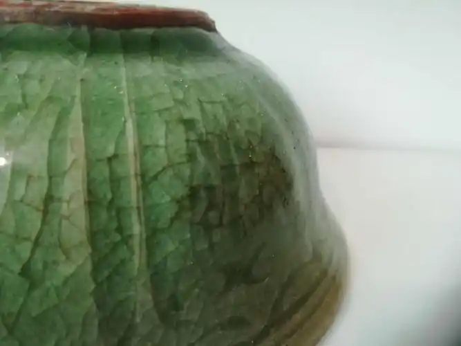 【我的收藏系列之107】宋代龙泉窑玻璃釉外刻菊瓣纹碗.编号:20000107