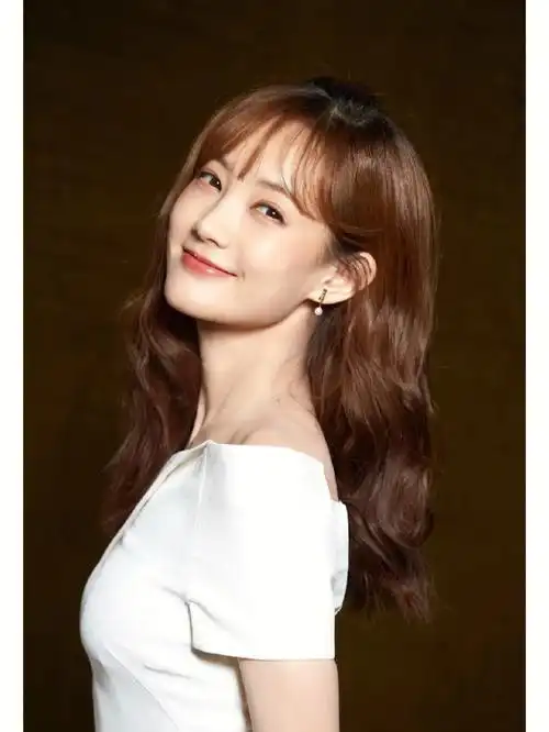 李一桐有30多岁啦