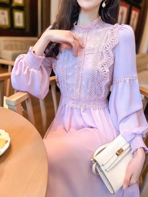 清浅的人间温柔樱花粉蕾丝连衣裙